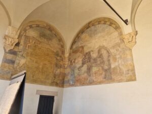 ציורי בני מאות שנים מעטרים את קירות המצודה הרבים צילום ליבי ברגמן