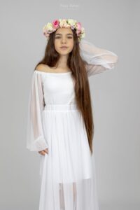 שמלה צנועה לבת מצווה (צילום שרי קצורובסקי)